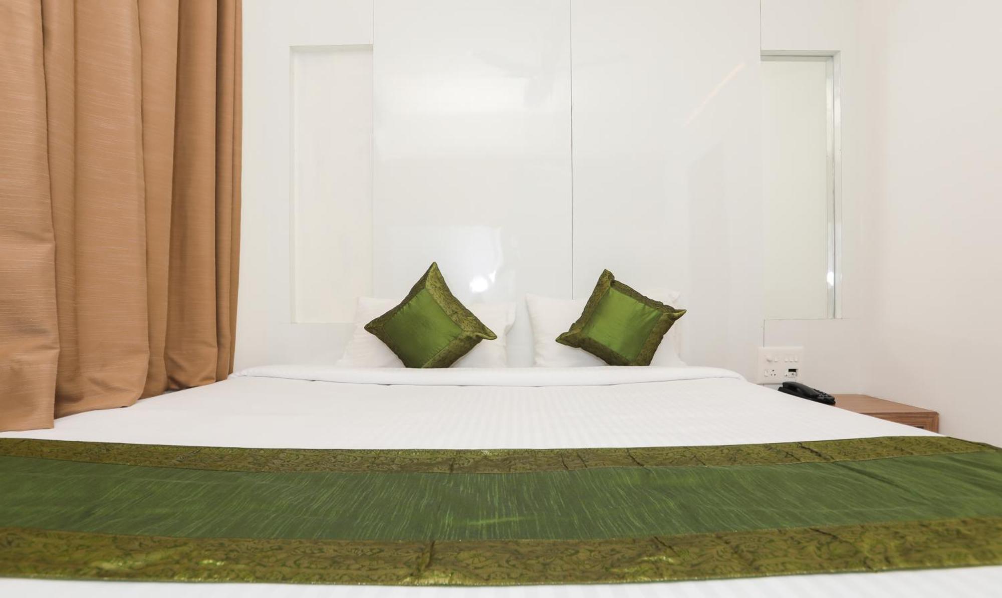 Treebo Sapphire Studio Nashik Dış mekan fotoğraf