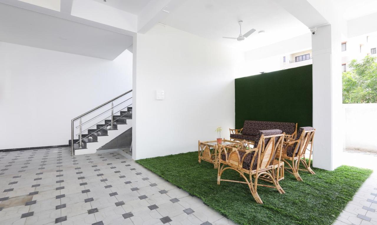 Treebo Sapphire Studio Nashik Dış mekan fotoğraf
