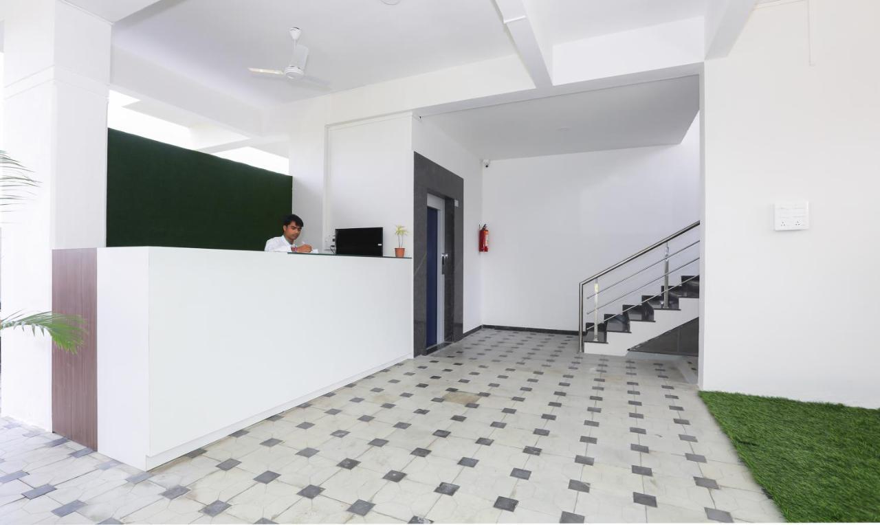 Treebo Sapphire Studio Nashik Dış mekan fotoğraf